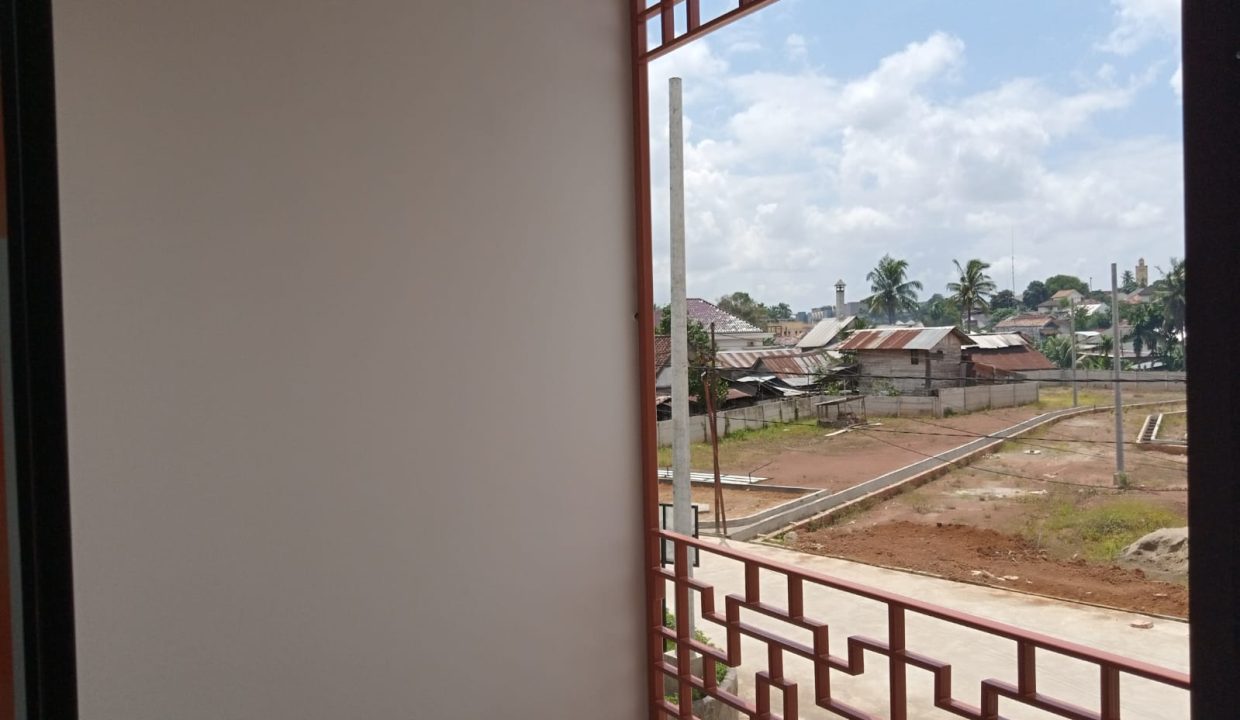 Jade Estate (1,0) (9)
