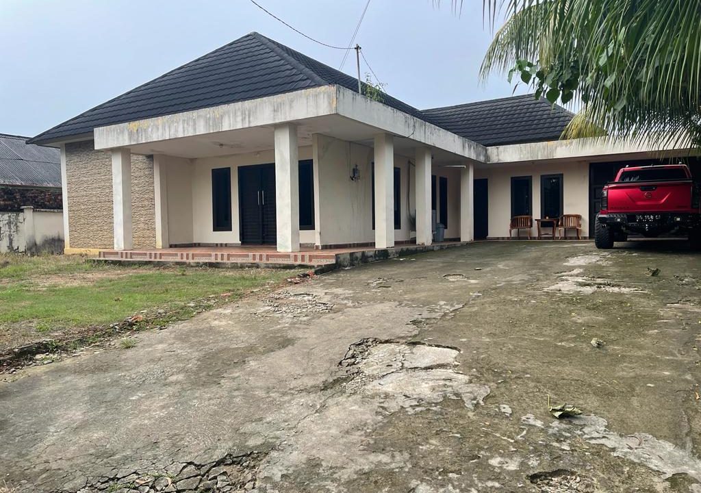 Jalan Wayhitam Demang lebar Daun (1)