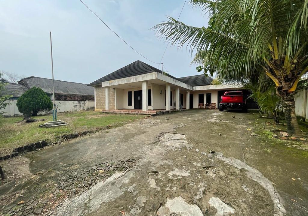 Jalan Wayhitam Demang lebar Daun (2)