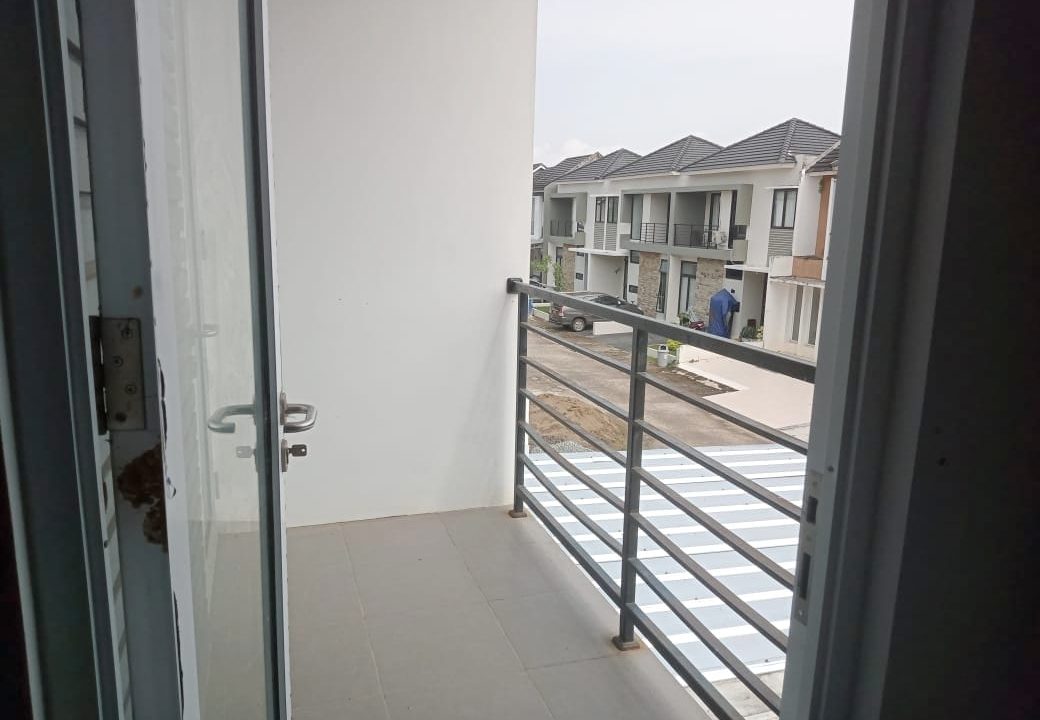 Rumah 2 Lantai, Minimalis Terawat dalam Cluster The Pavillion (12)
