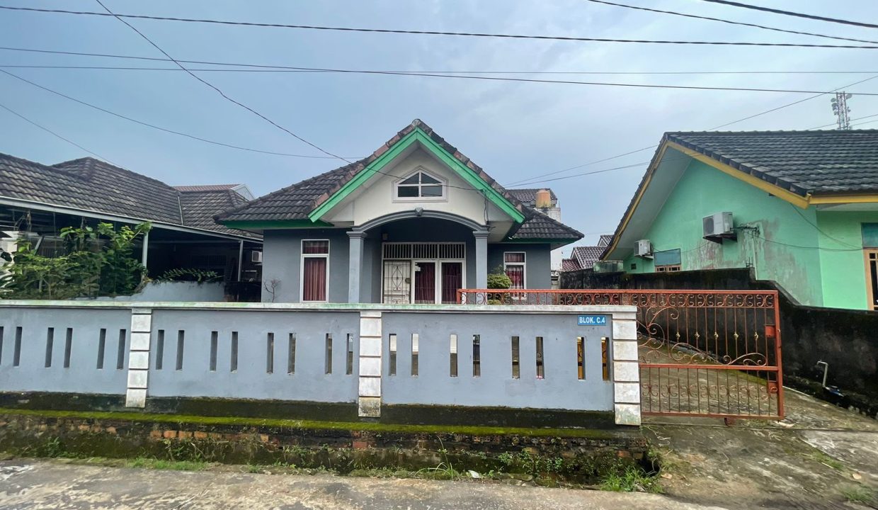 Rumah Komplek Sukarami (2)