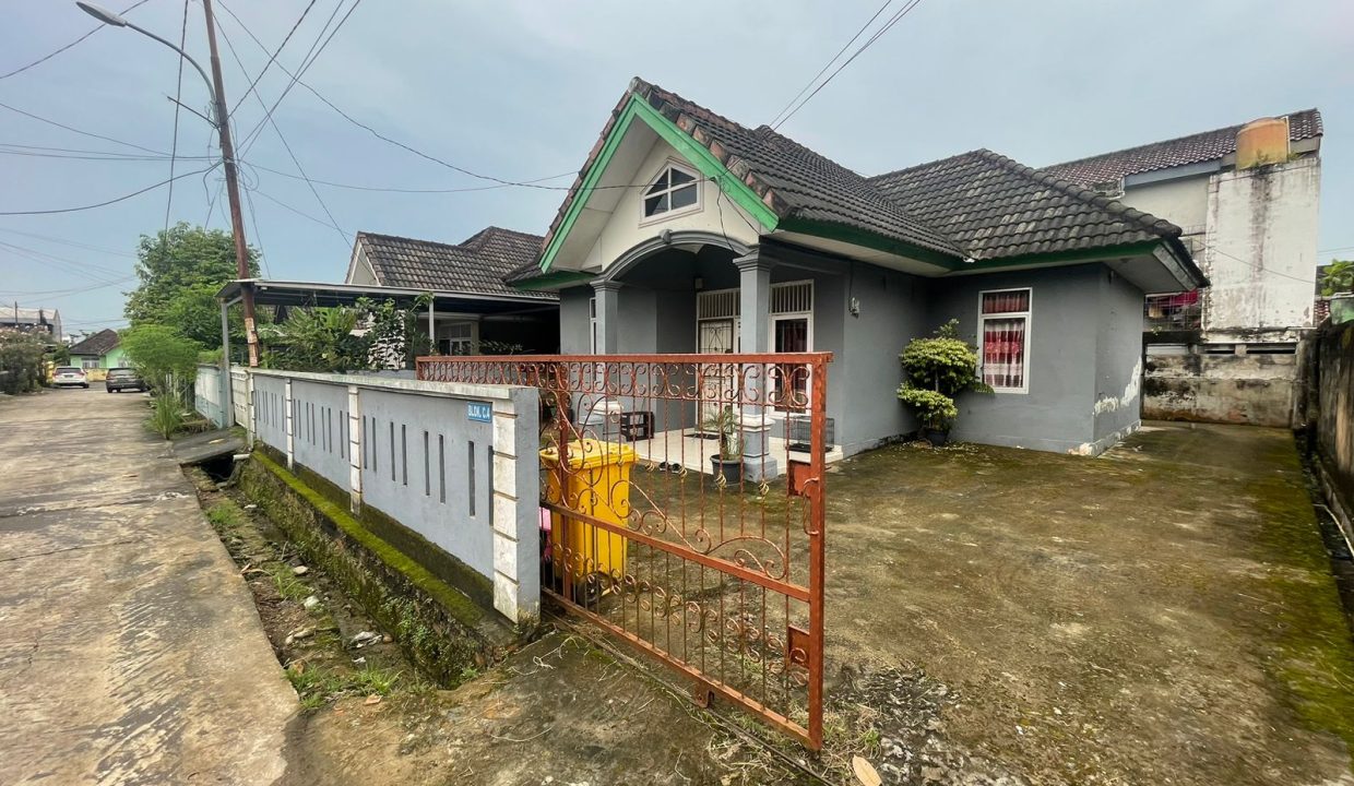 Rumah Komplek Sukarami (3)