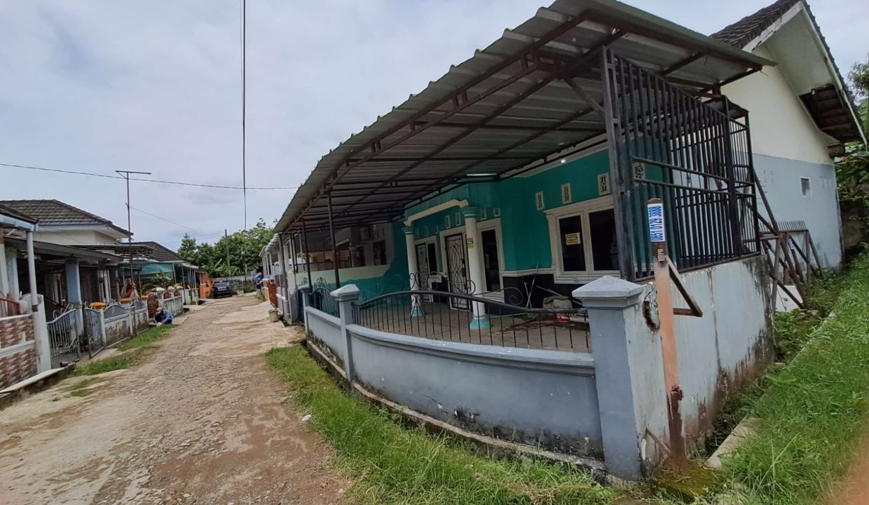 Rumah Komplek Sukatani Indah (2)