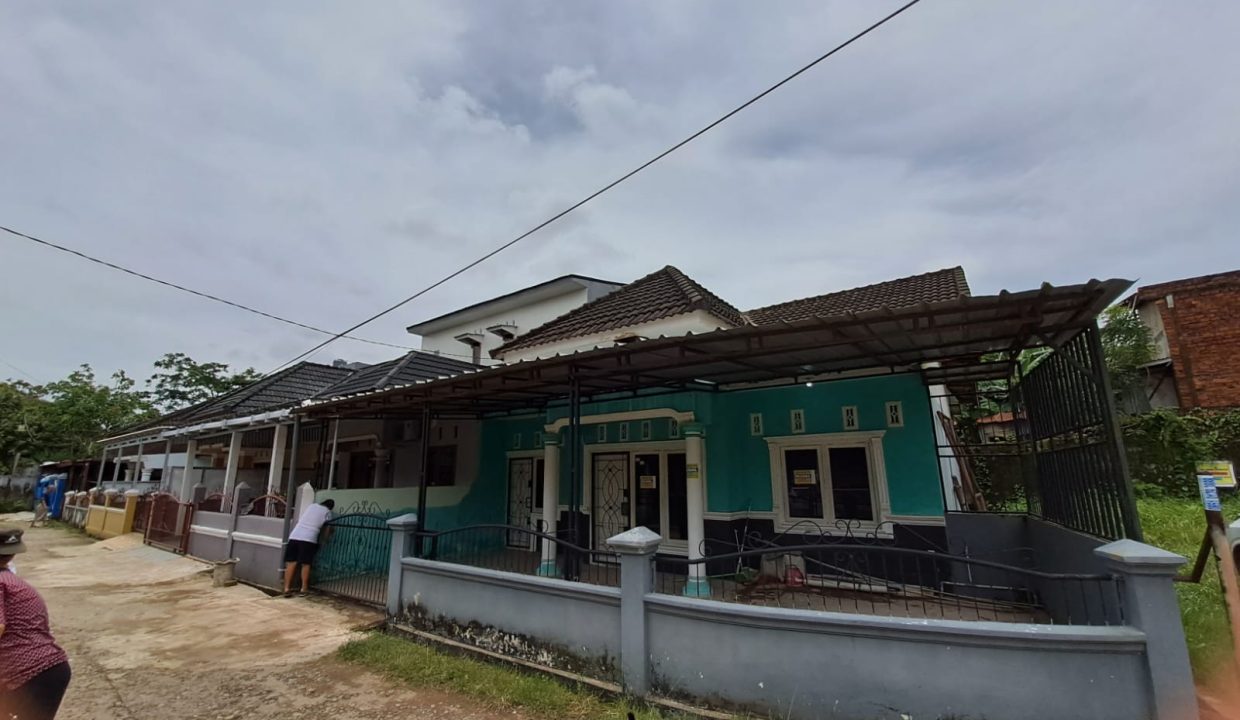 Rumah Komplek Sukatani Indah (3)