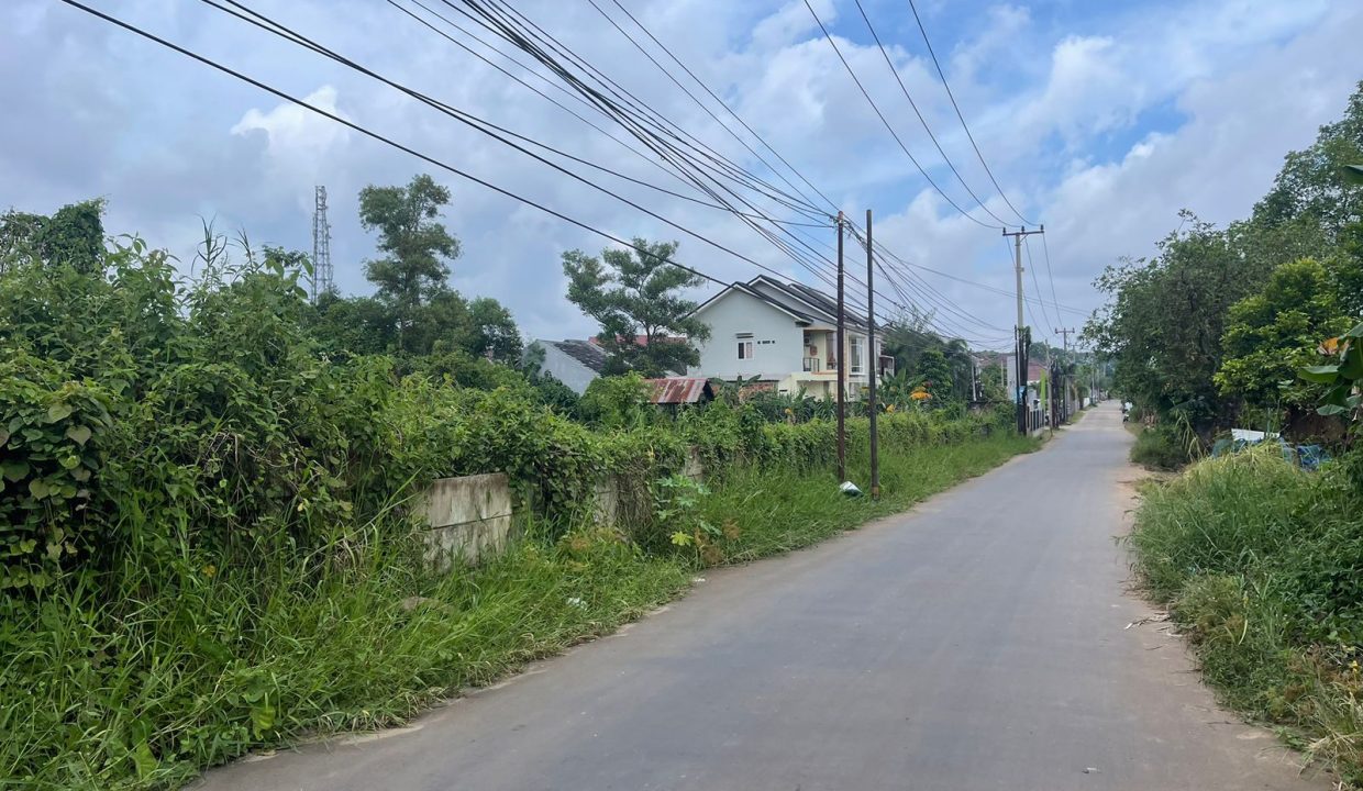 Tanah Soekarno Hatta (8)