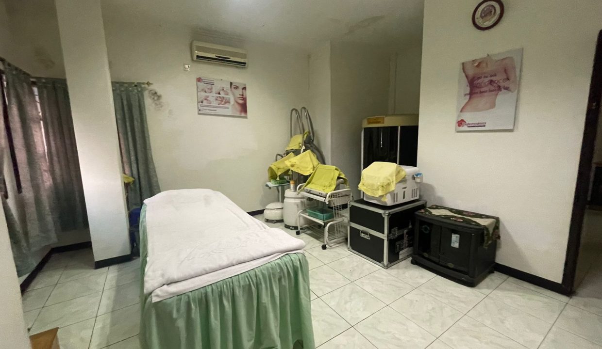 Rumah Jalan Cendrawasih (6)