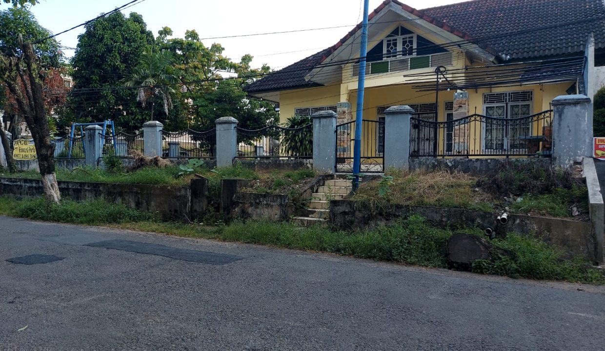Tanah Komersial Bonus Rumah Jalan Cek Bakar (1,2)