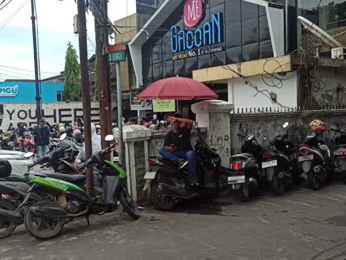 DIJUAL TANAH PLUS BANGUNAN BELAKANG MI GACOAN DAHLAN PALEMBANG