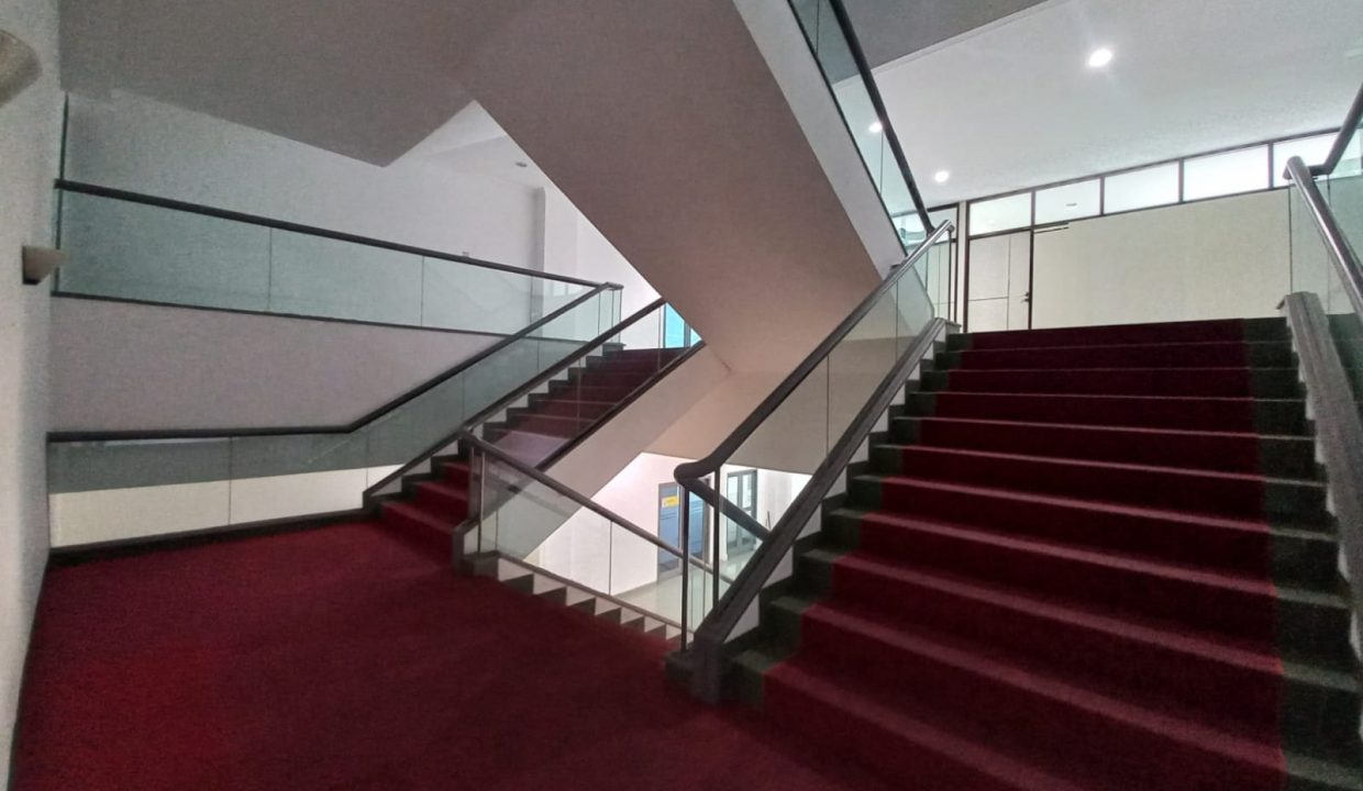 Disewakan Eksklusif Gedung Jalaan Abdul Rozaqk (11)
