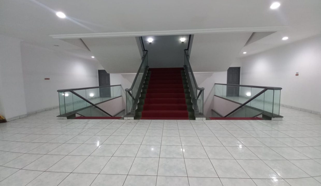 Disewakan Eksklusif Gedung Jalaan Abdul Rozaqk (14)