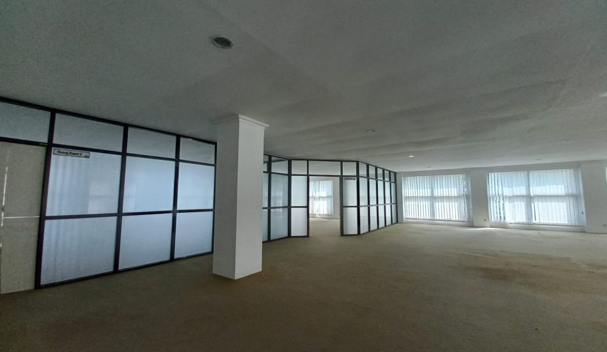 Disewakan Eksklusif Gedung Jalaan Abdul Rozaqk (19)