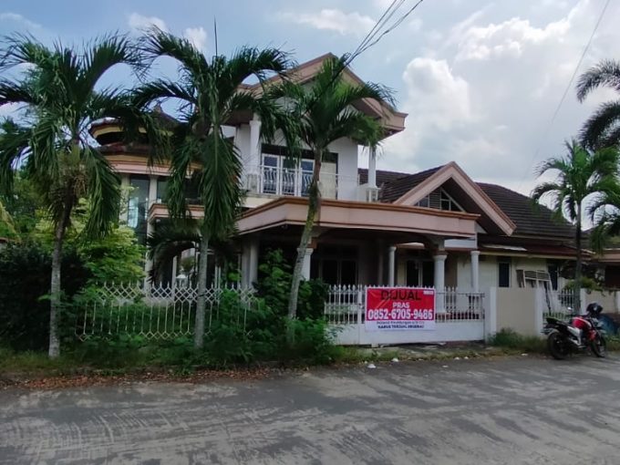 Dijual Cepat Rumah Mewah Lahan Luas Komplek Bukit Sejahtera Poligon Palembang