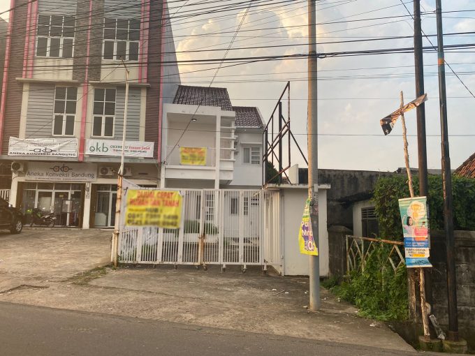 Dijual Townhouse Cantik Bonus Tempat Usaha Cucian Mobil Jalan Inspektur Marzuki Palembang