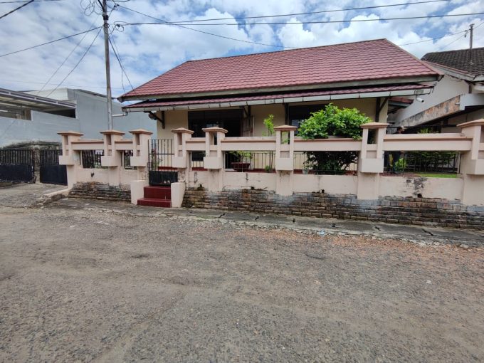 Dijual Rumah Bagus Jalan Kikim III Demang Lebar Daun Palembang