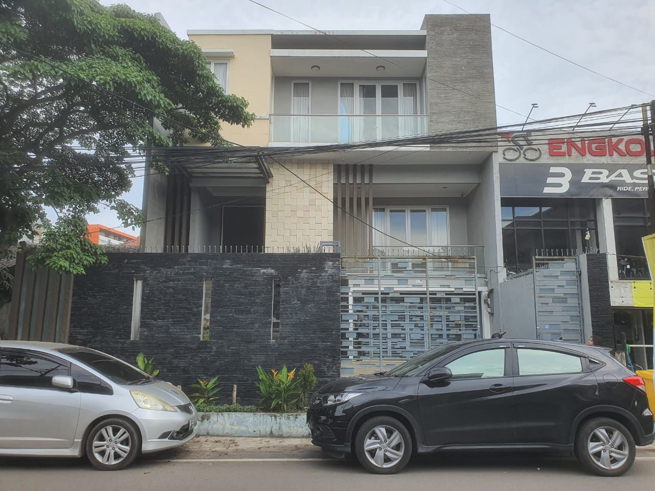 Disewakan Rumah Mewah Jalan Kenari I Rajawali Palembang