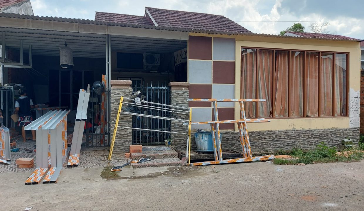 DIJUAL RUMAH KOMPLEK SURYA AKBAR 2 TALANG JAMBE PALEMBANG (0,9)