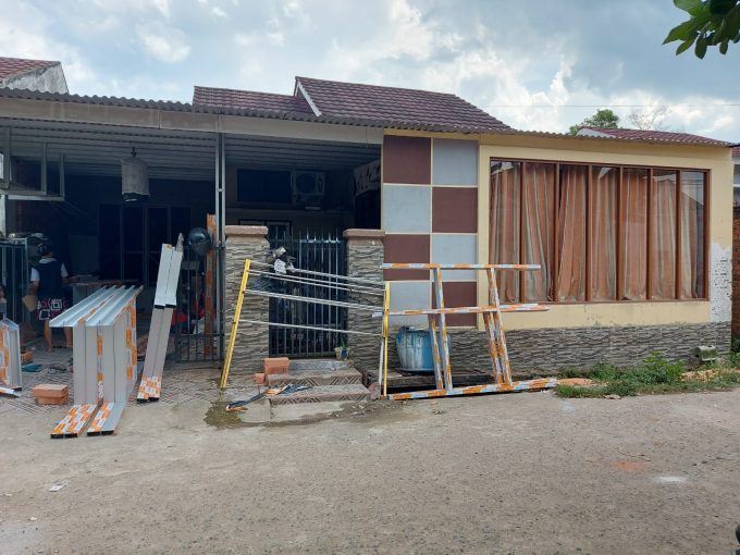 DIJUAL RUMAH KOMPLEK SURYA AKBAR 2 TALANG JAMBE PALEMBANG (0,9)