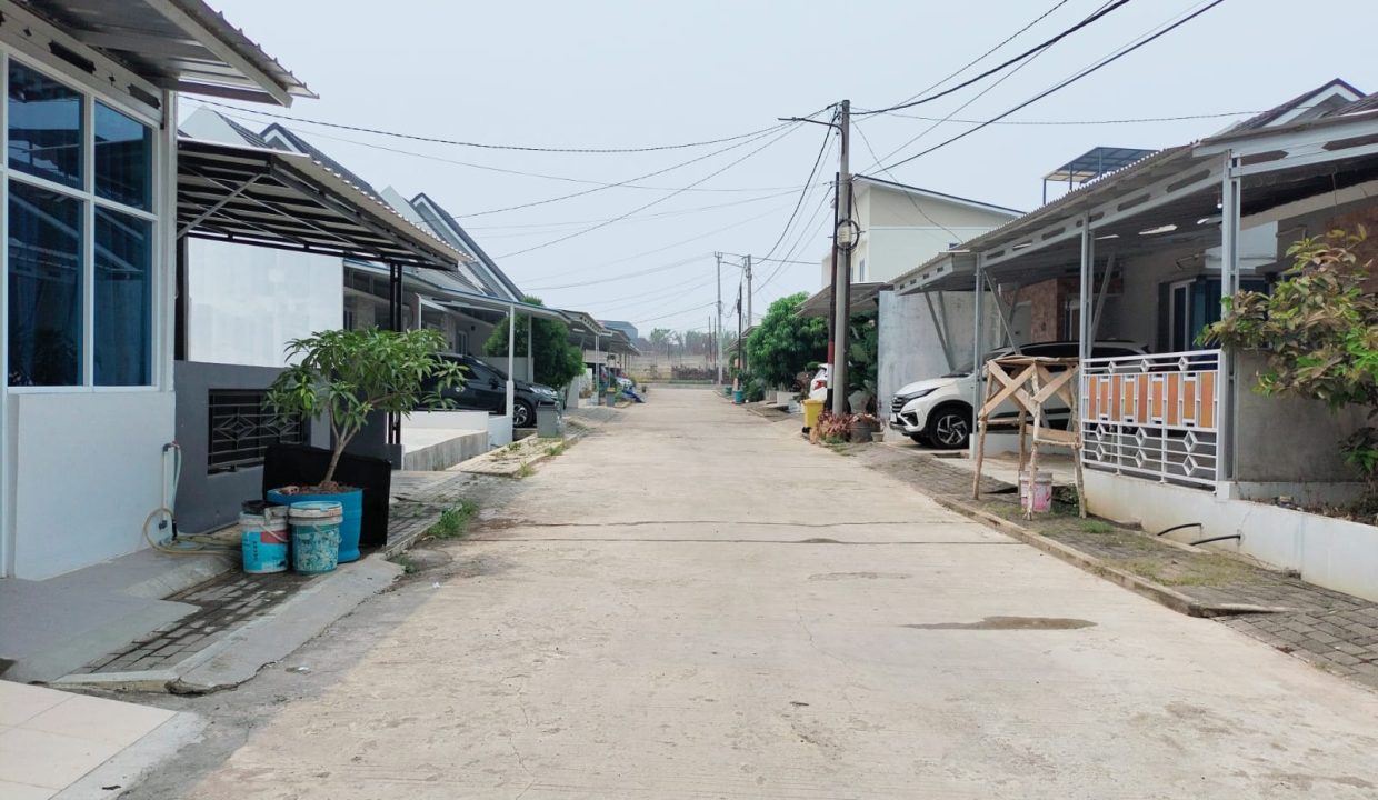 DIJUAL RUMAH KOMPLEK CENTER PARK (2,9)