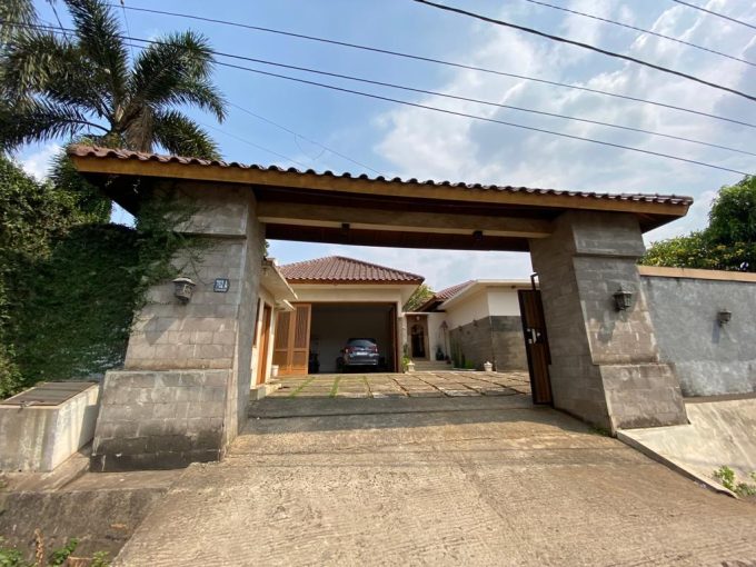 DIJUAL RUMAH VILLA KOLAM RENANG DI ILIR TIMUR I PALEMBANG