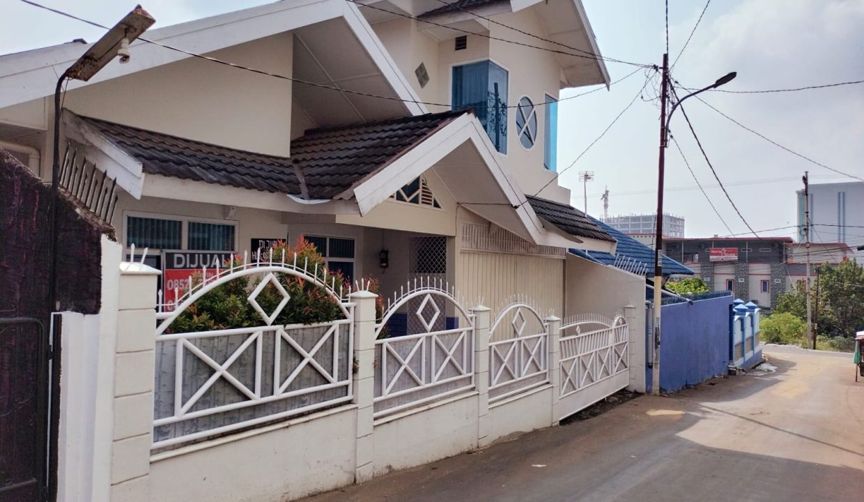 DIJUAL RUMAH JALAN KOL H BURLIAN PALEMBANG (2)