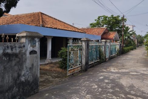 DIJUAL RUMAH PLUS TANAH JALAN RW MONGONSIDI PALEMBANG (1)