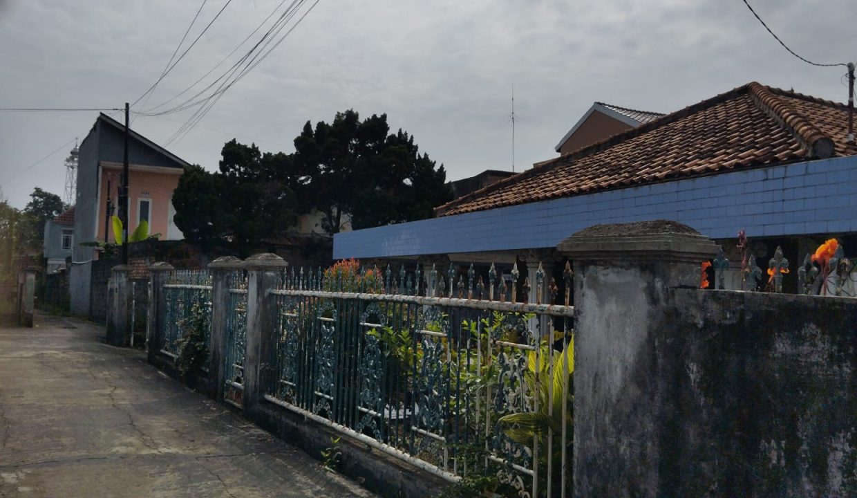 DIJUAL RUMAH PLUS TANAH JALAN RW MONGONSIDI PALEMBANG (4)