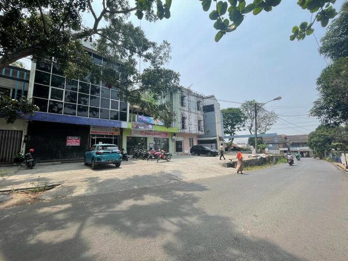 DIJUAL RUKO 3 LANTAI BONUS ALAT KANTOR JALAN JAKSA AGUNG R SOEPRAPTO PALEMBANG