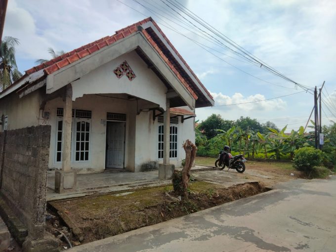 DIJUAL RUMAH HUNI PEKARANGAN LUAS JALAN CEMPAKA SUKARAMI PALEMBANG