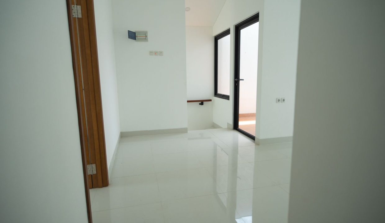 DIJUAL RUMAH FLORISTA GARDEN KM 7 PALEMBANG (9)
