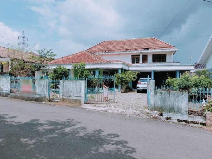 DIJUAL RUMAH HALAMAN LUAS AREA SRIJAYA KM 6 PALEMBANG