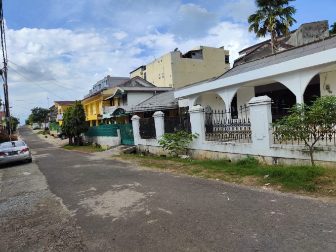 DISEWAKAN RUMAH KOMPLEK WAY HITAM BELAKANG GRIYA AGUNG PALEMBANG