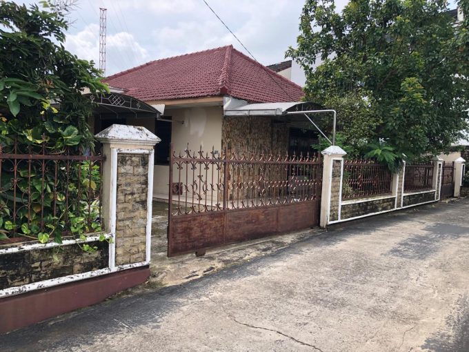 DIJUAL RUMAH HALAMAN LUAS JALAN SUKABANGUN 2 KM 6 PALEMBANG