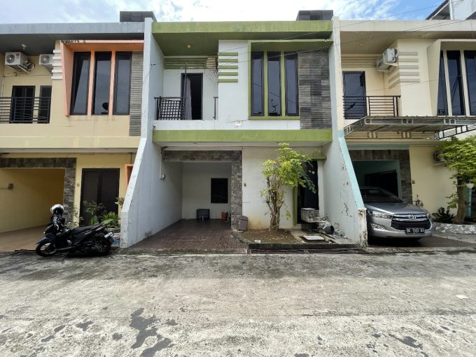 DIJUAL TOWNHOUSE DEKAT HOTEL AMARIS KOMPLEK ESCHOL RESIDENCE PALEMBANG