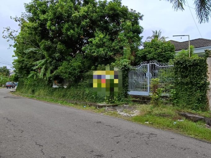 DIJUAL RUMAH LAMA TANAH LUAS AREA DEMANG LEBAR DAUN PALEMBANG