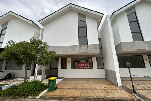 DIJUAL RUMAH KOMPLEK FLORISTA GARDEN PALEMBANG (0,4)