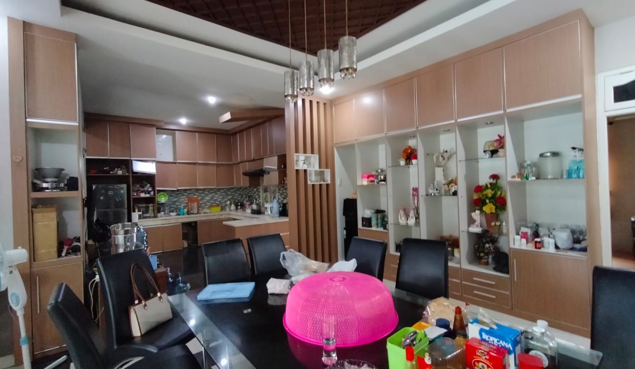 DIJUAL RUMAH MEWAH KOMPLEK VILLA BARI PALEMBANG (1)