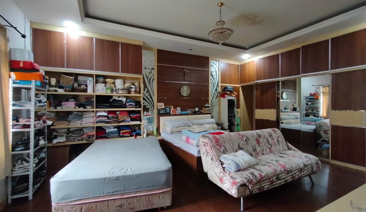 DIJUAL RUMAH MEWAH KOMPLEK VILLA BARI PALEMBANG (1)