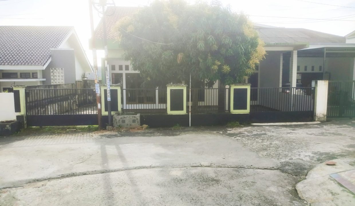 DIJUAL RUMAH KOMPLEK VILLA ANGKASA PERMAI KEBUN BUNGA PALEMBANG (1)