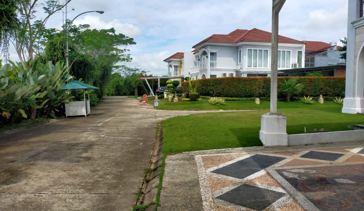 DIJUAL RUMAH MEWAH CITRA GRAND CITY CLUSTER AUTUMN FOREST PALEMBANG (1,9)