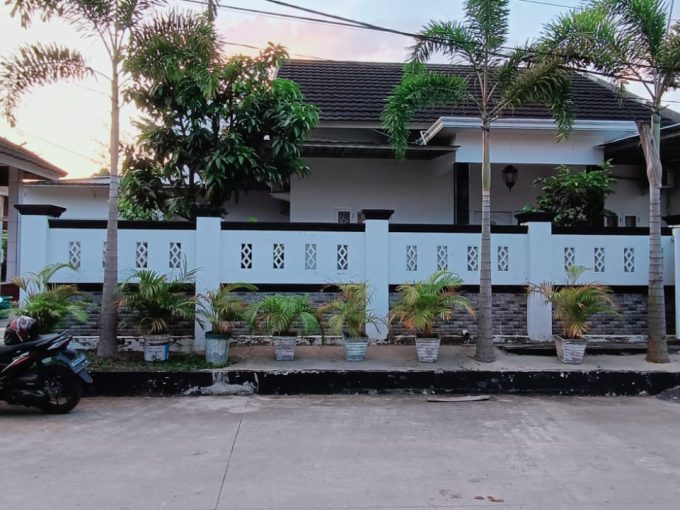 DIJUAL RUMAH HOOK SEMIFURNISH DEKAT SMAN 22 PALEMBANG – Bonus Taman Asri