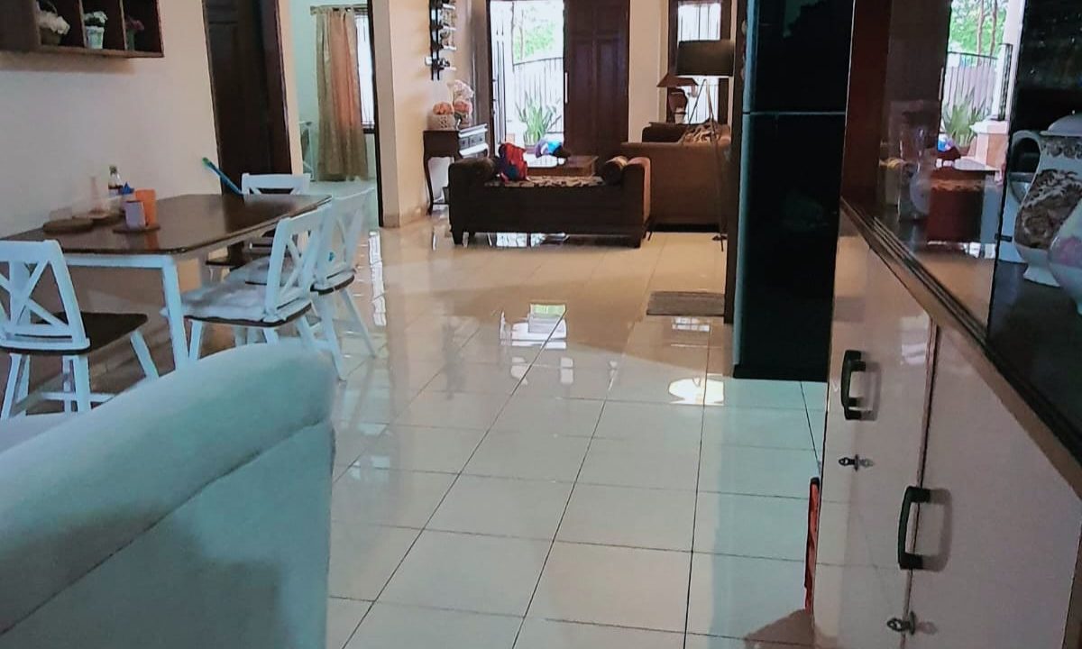 DIJUAL RUMAH KOMPLEK GRAND GALAXY BEKASI JAW ABARAT (4)