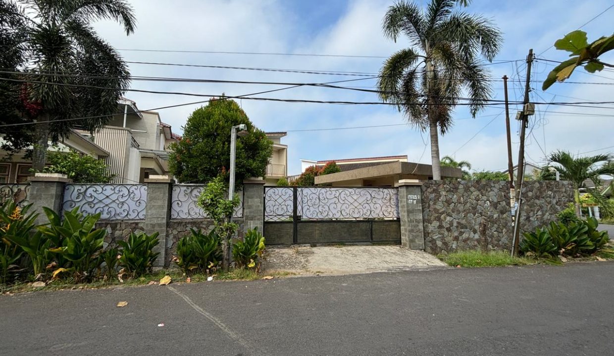 DIJUAL RUMAH MEWAH PALEMBANG BELAKANG DEKRANASDA JAKABARING (1)