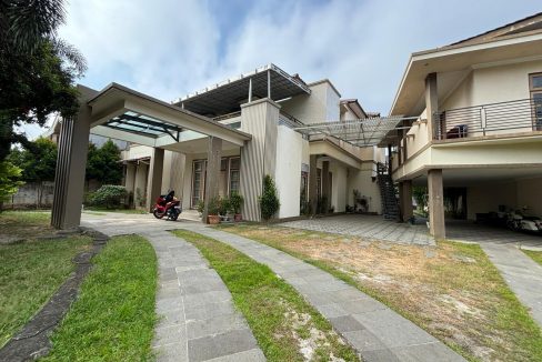 DIJUAL RUMAH MEWAH PALEMBANG BELAKANG DEKRANASDA JAKABARING (1)
