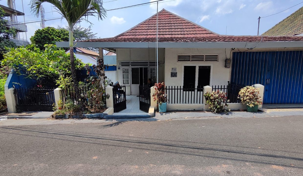 DIJUAL RUMAH JALAN ANGGREK KAMBOJA PALEMBANG (0,9)