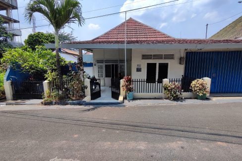 DIJUAL RUMAH JALAN ANGGREK KAMBOJA PALEMBANG (0,9)