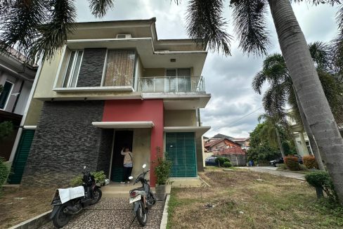 DIJUAL RUMAH MEWAH HOOK TAMAN KENTEN PALEMBANG (1)