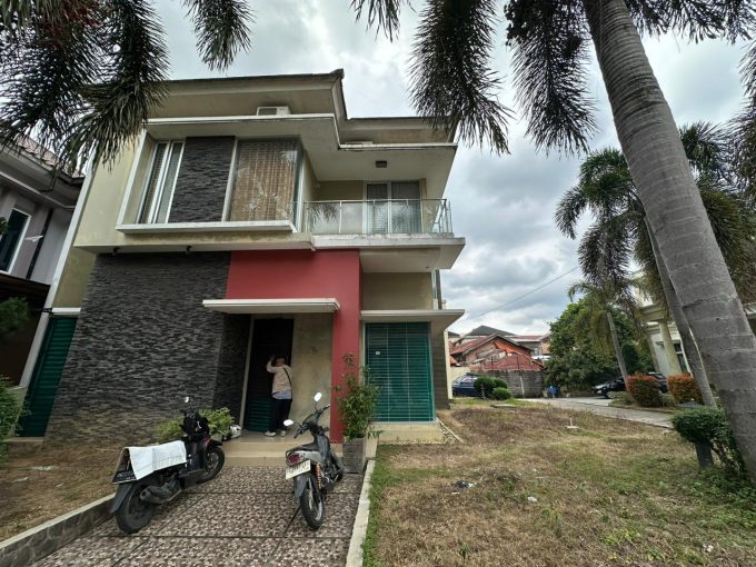 DIJUAL RUMAH MEWAH HOOK TAMAN KENTEN PALEMBANG (1)
