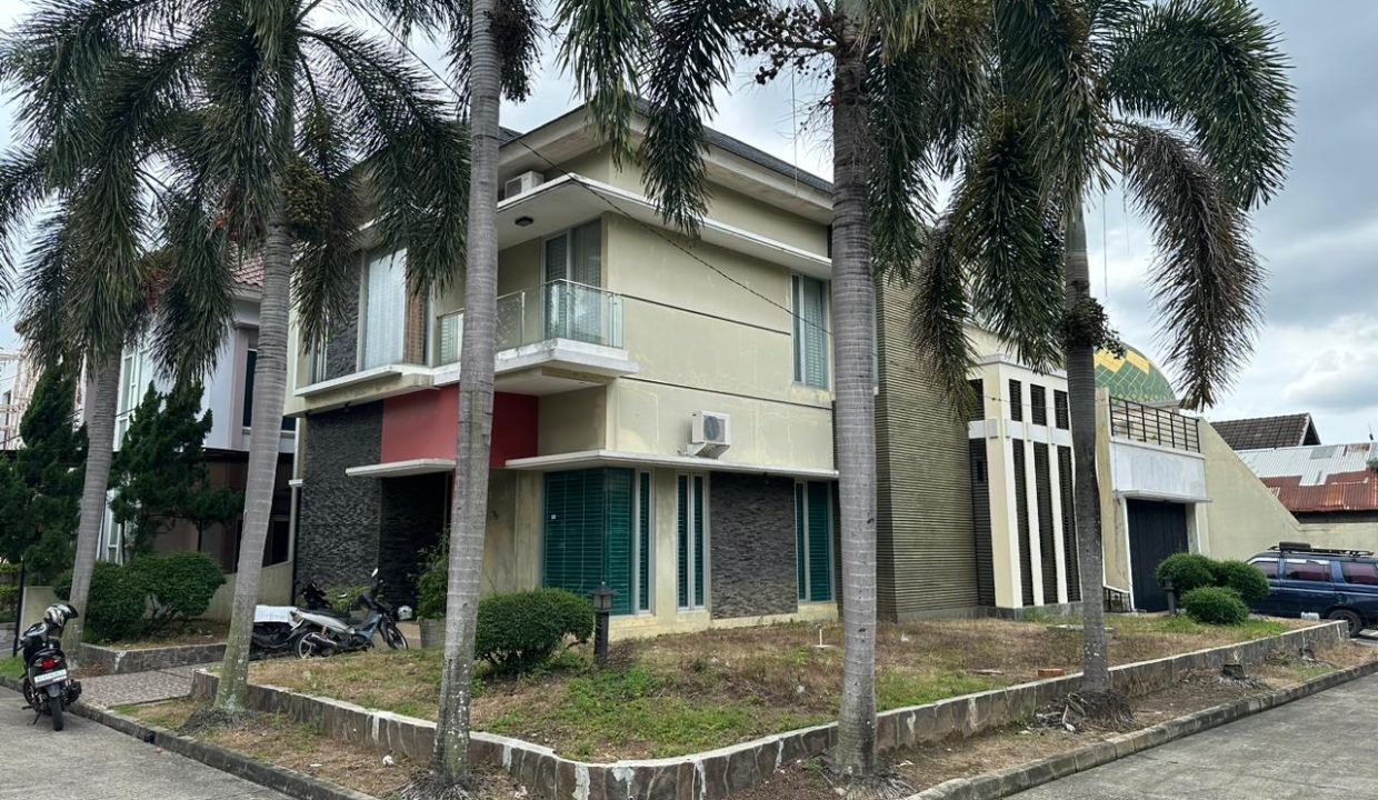 DIJUAL RUMAH MEWAH HOOK TAMAN KENTEN PALEMBANG (2)