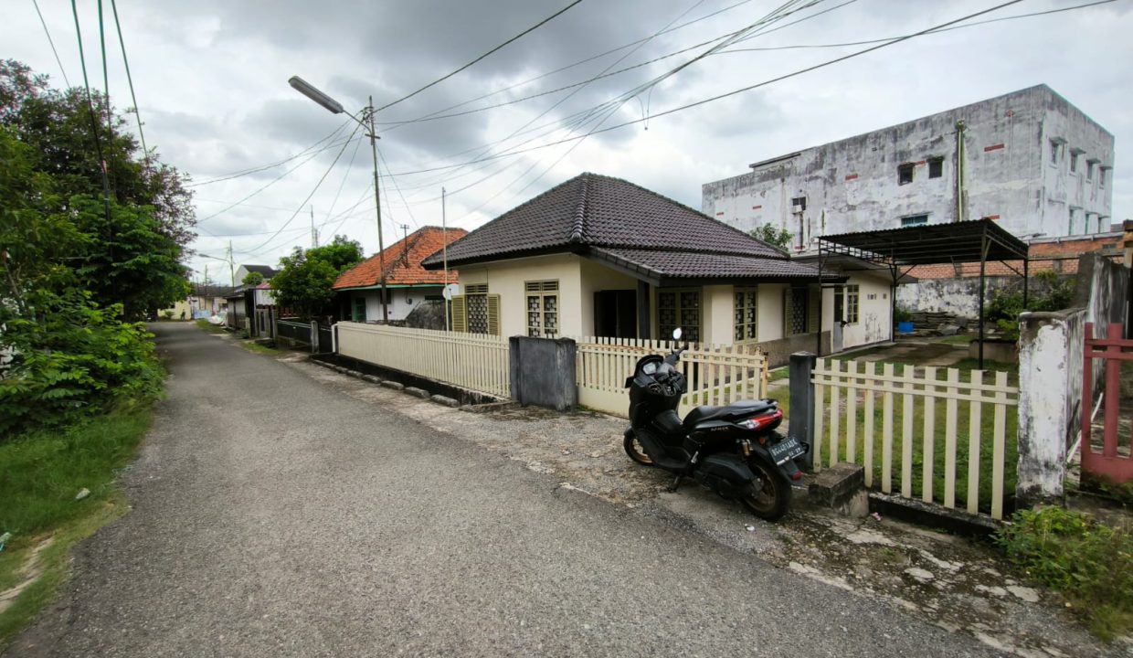 DIJUAL RUMAH JALAN LETNAN HADIN - SUDIRMAN PALEMBANG (1,2)