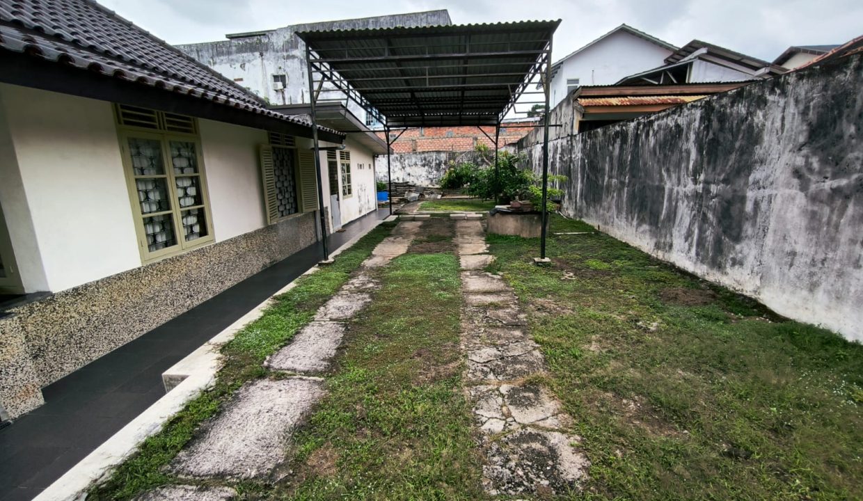 DIJUAL RUMAH JALAN LETNAN HADIN - SUDIRMAN PALEMBANG (1,20)